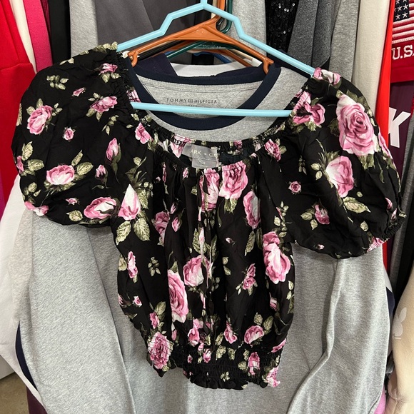 Lark + Grey Floral Top - Picture 4 of 8